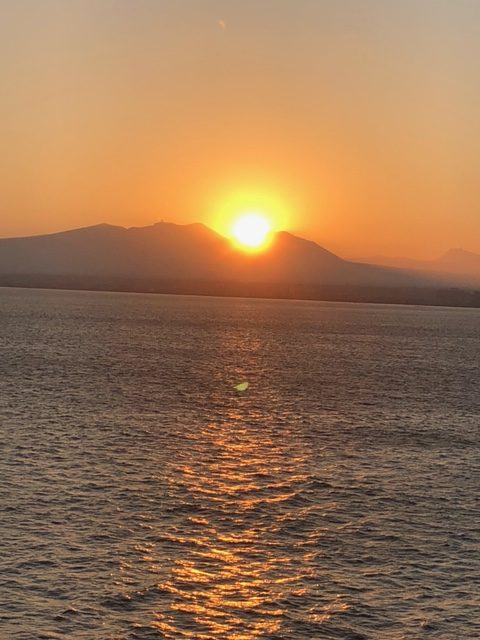 2021年6月8日　樽前山山系に沈む夕焼け