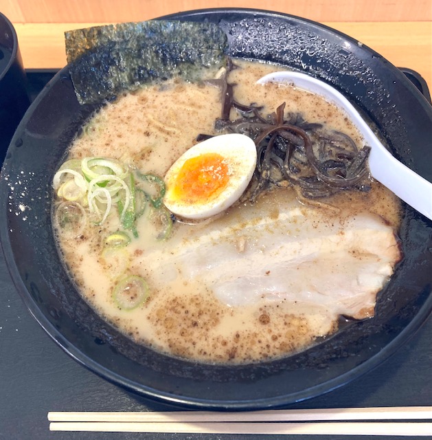2023年2月15日　九州豚骨スープに焦がしニンニクラーメン